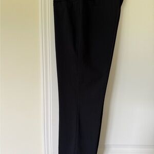 Alfani Women’s Sleek Black Capri Pants